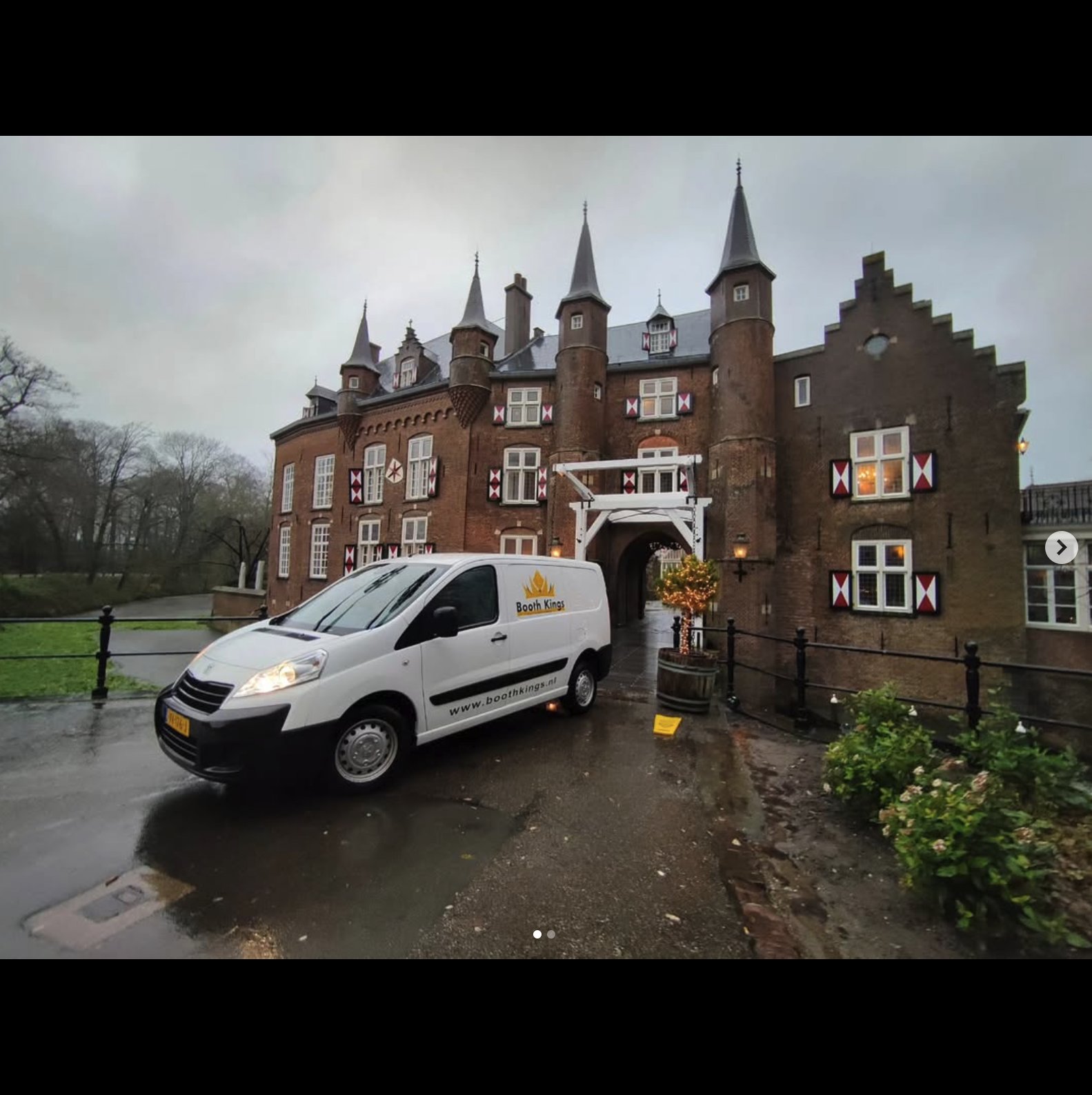 Booth Kings bus voor Kasteel Maurick in Vught op een trouwdag